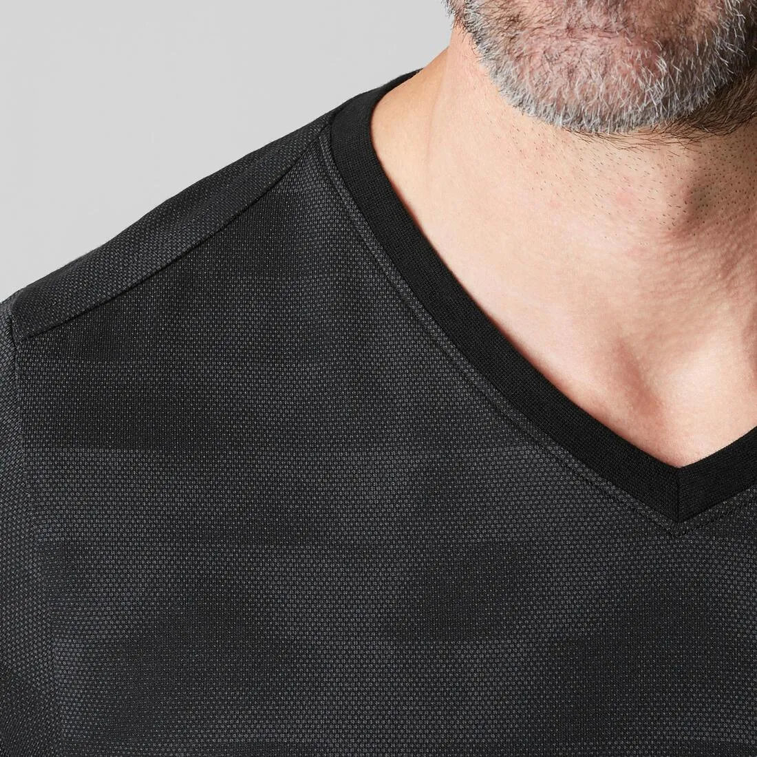 520 Regular-Fit V-Neck Gym Stretching T-Shirt - Black