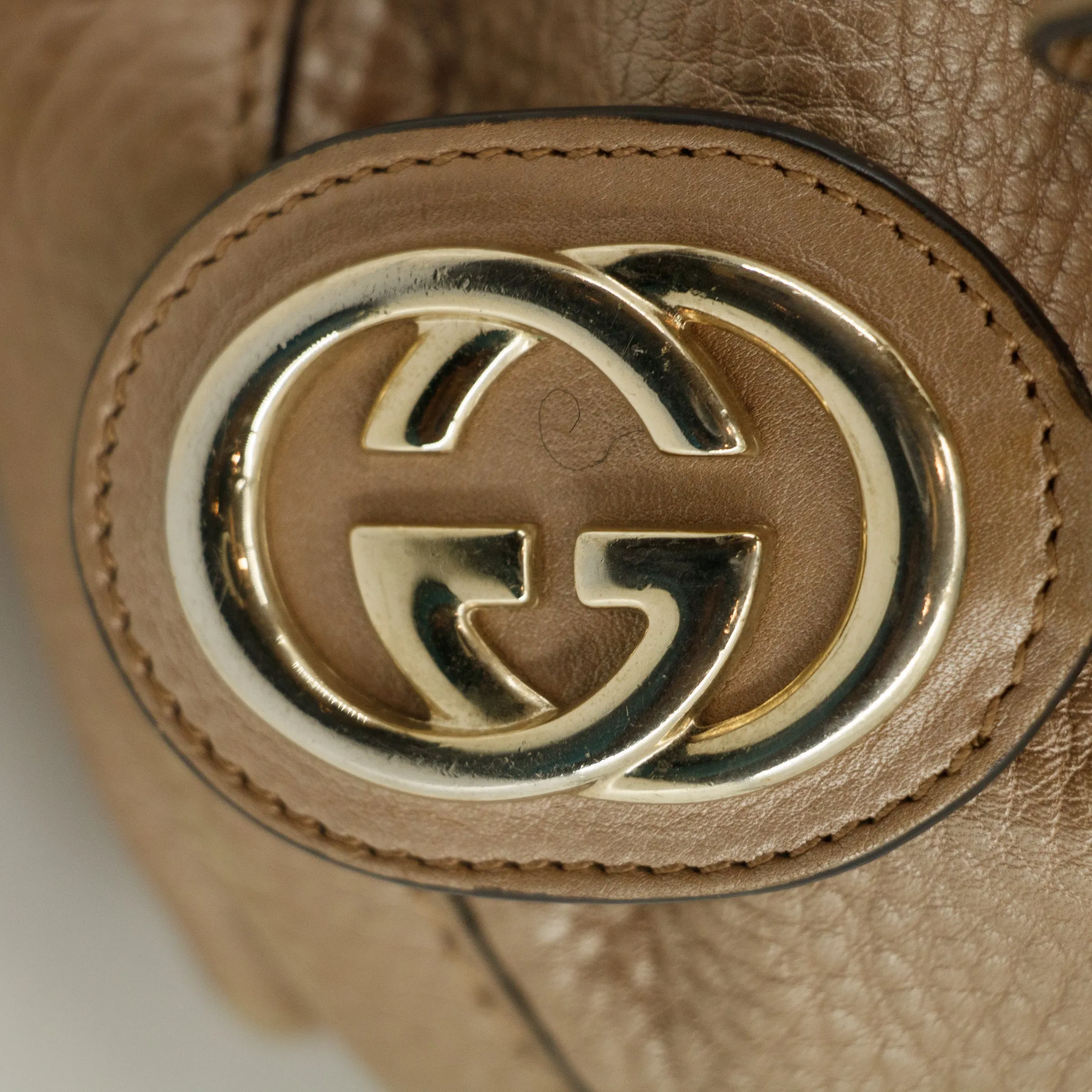 Gucci Sukey Metallic Beige Leather Shoulder Bag #3426