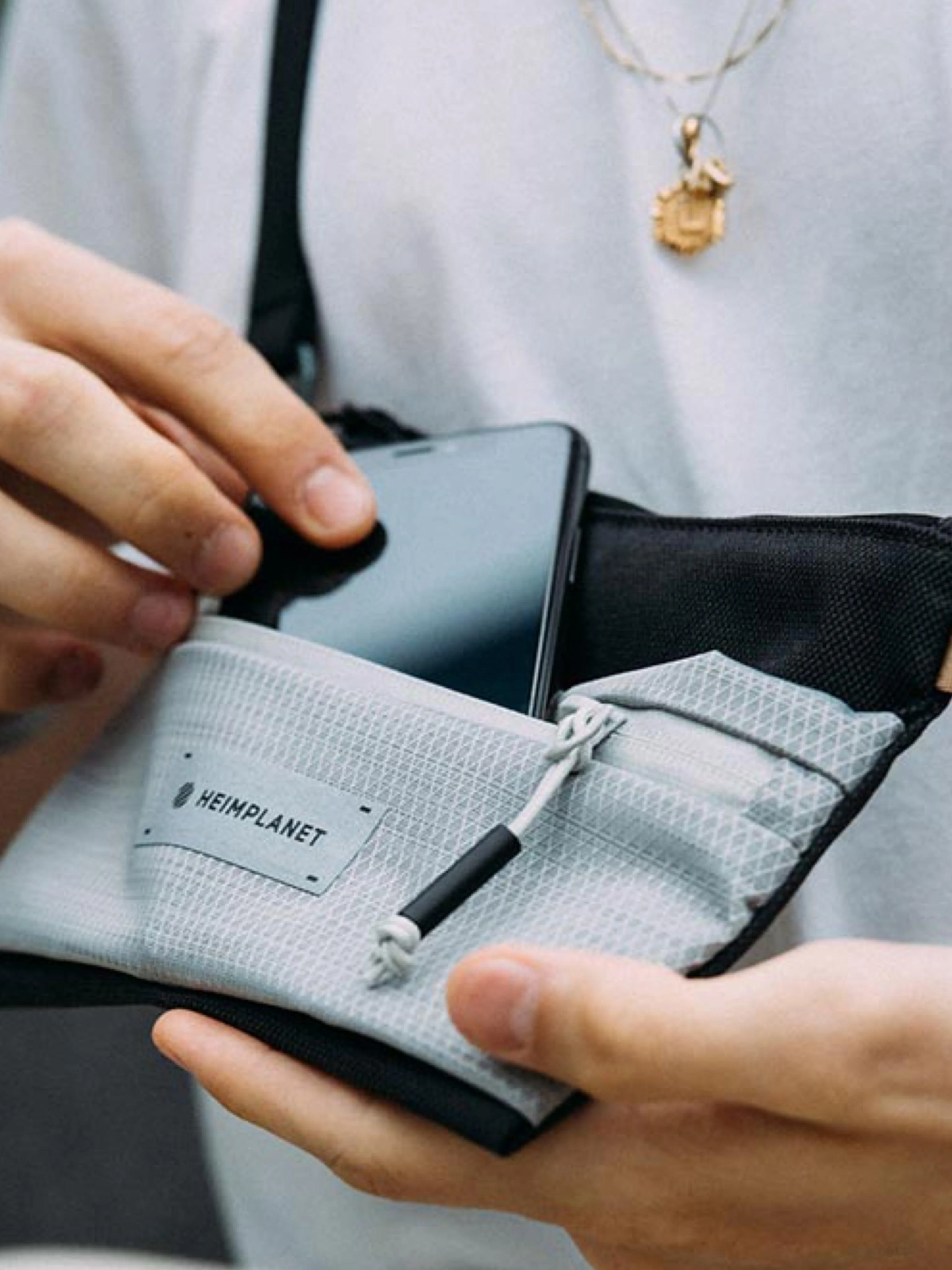 Heimplanet Carry Essentials Neck Pouch A6 Light