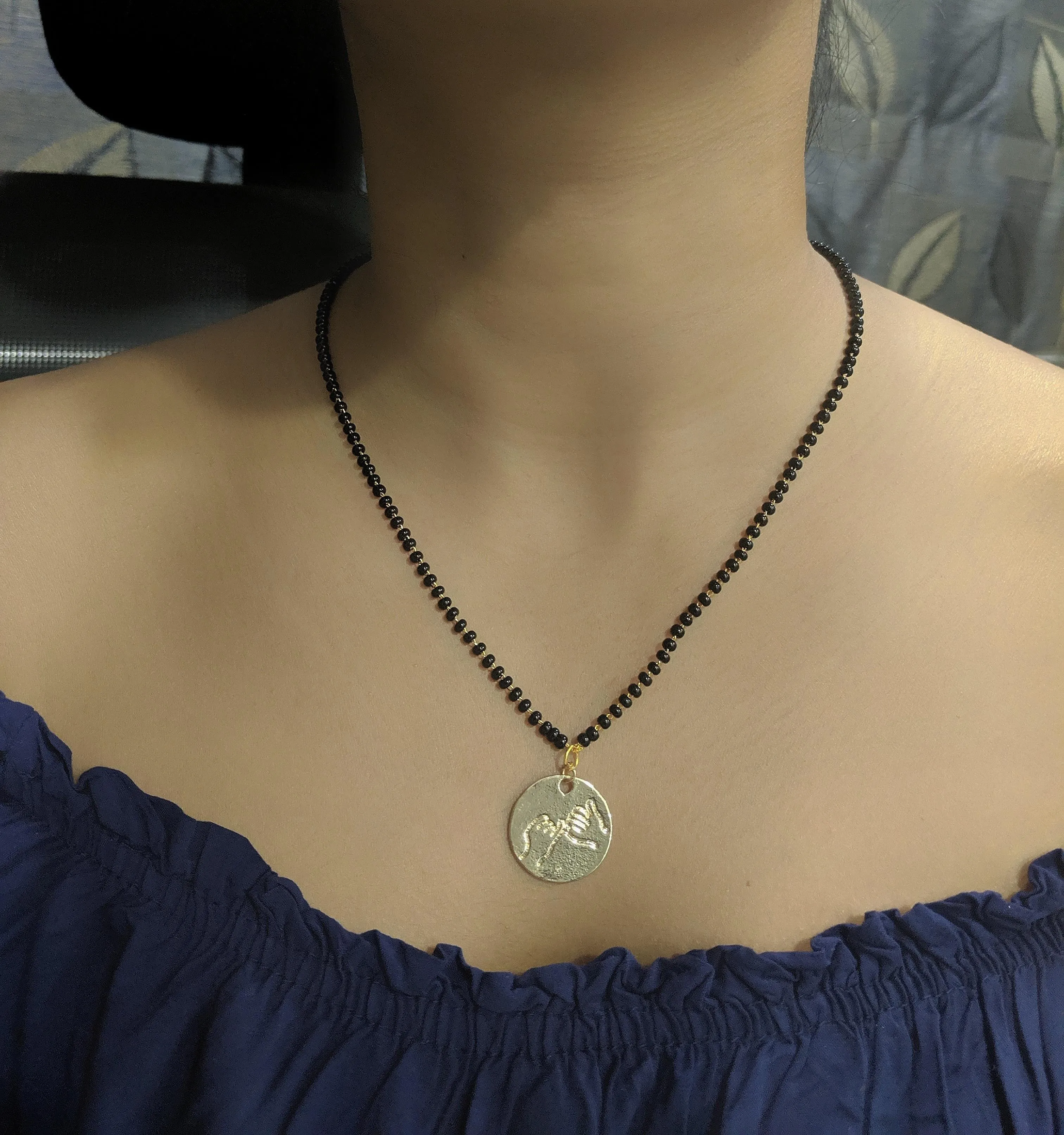 Short Mangalsutra Designs Gold Plated Latest Hand Sign Gold Pinky Promise Charm Pendant Mangalsutra