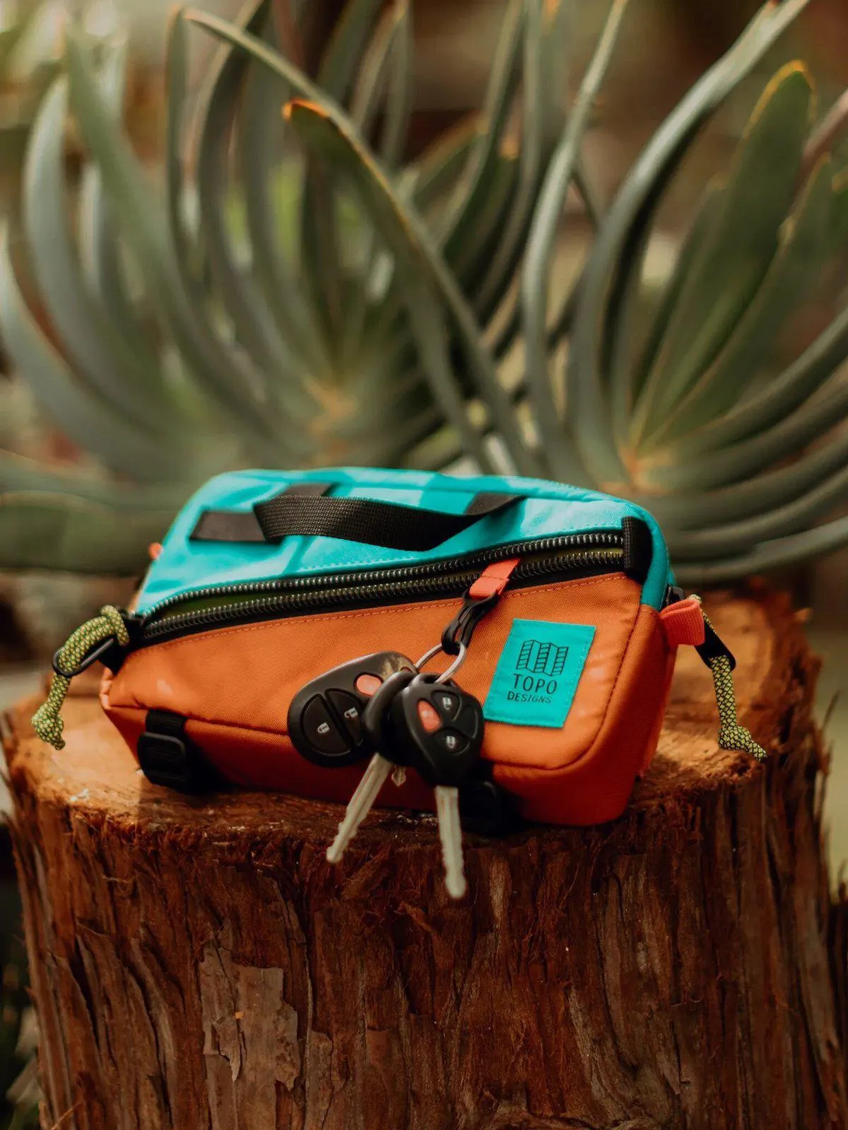 Topo Designs Mini Quick Pack Black Blue