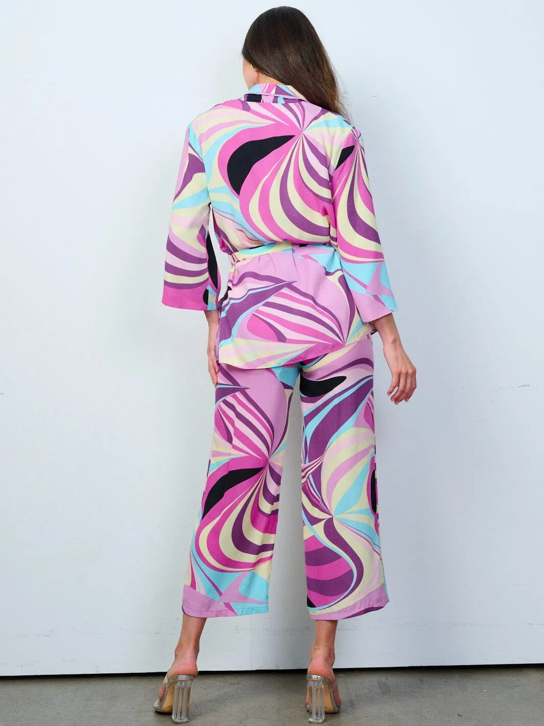 WOMEN'S BUTTON CLOSURE FRONT POCKETS MULTI PRINT CAPRI PANTS