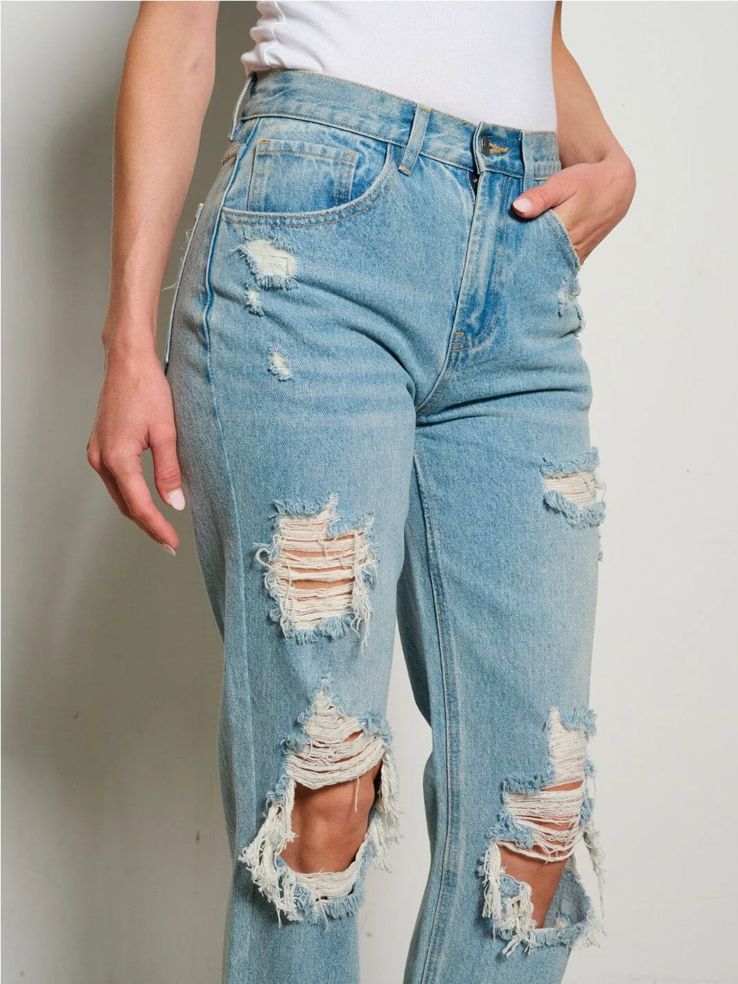WOMEN'S BUTTON CLOSURE POCKETS WIDE LEG DISTRESS DENIM PANTS